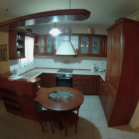 Lenas House Apartman